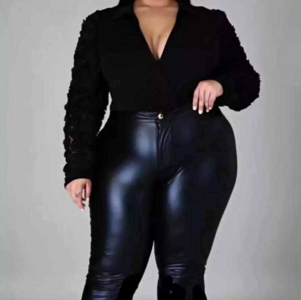 NWT !! Plus Flirty Bell Bottom